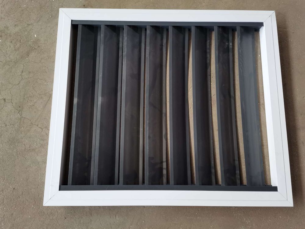 鸽舍顶部百叶窗